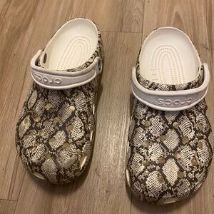 Crocs Animal Print M 7 W 9